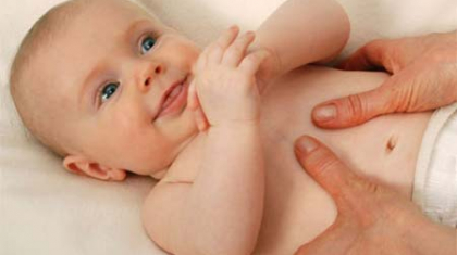 Физическое развитие ребенка в 4 месяца при помощи массажа